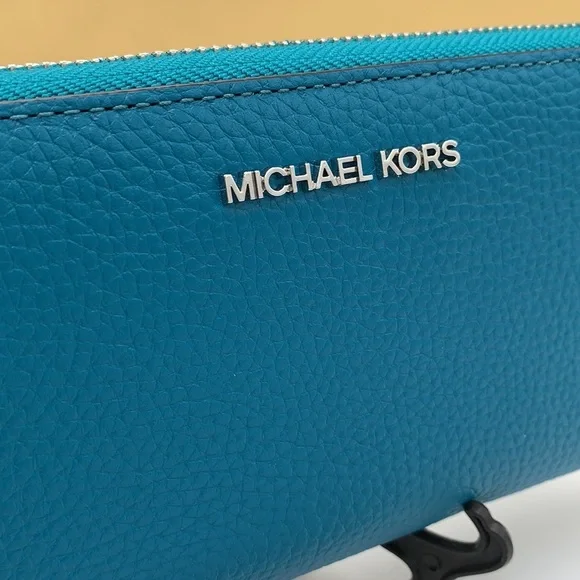 NWT MICHAEL KORS LARGE CONTINENTAL WRISTLET LAGOON COLOR - Picture 14 of 15